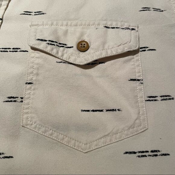 🚨 3 for $25 - AEO Off White Printed Classic Shirt - Picture 4 of 8